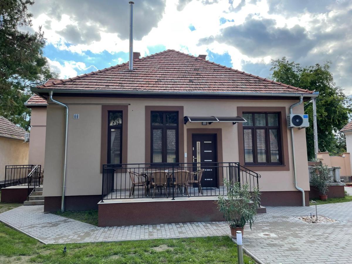 Kovacs Apartmanhaz 基什孔豪洛什 外观 照片