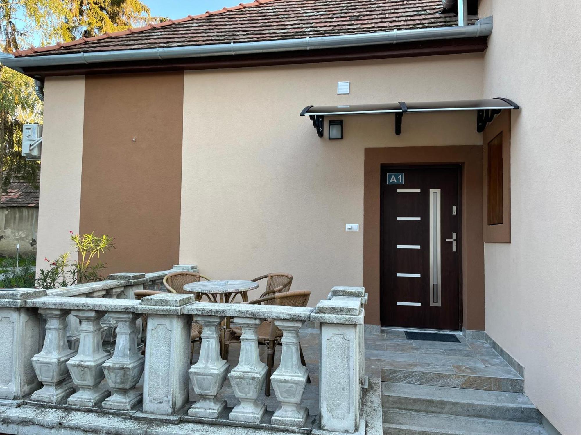 Kovacs Apartmanhaz 基什孔豪洛什 客房 照片